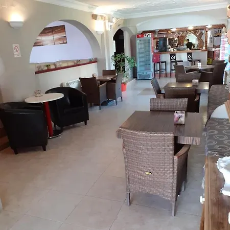Oasis Guest house *